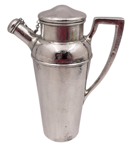 Shreve & Co. Sterling Silver Hammered Cocktail Shaker in Arts & Crafts Style from Early 20th Century