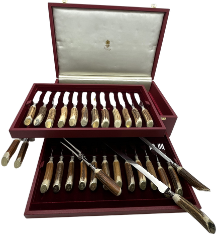 Asprey 3-Tiered Fitted Boxed 29-Piece Set of Antler-Handled Steak and Carving Set in New Condition