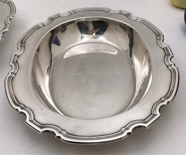 Tiffany & Co. Pair of Sterling Silver 1924 Vegetables Dishes in Art Deco Style and in Hampton Pattern ?